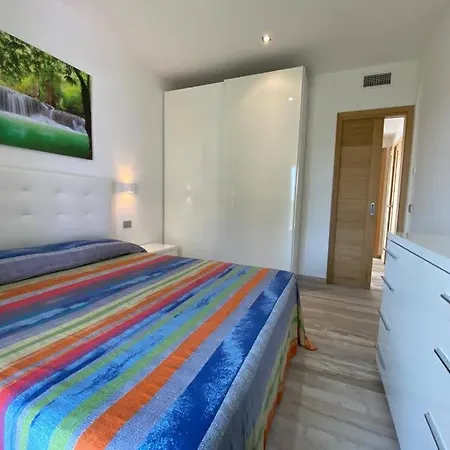 R House Ii *
