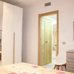 R House Ii *